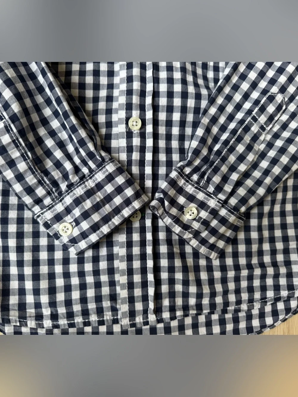 Tommy Hilfiger boys Small 8/10 long sleeve button down dress shirt navy plaid
